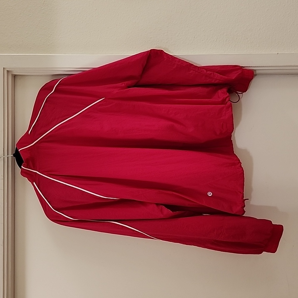 Lululemon License to Train Lightweight Jacket in Passionate EUC - Picture 2 of 5
